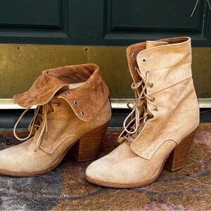 Tan Lace-Up Boots with Chunky Heel and Cuffed Collar
